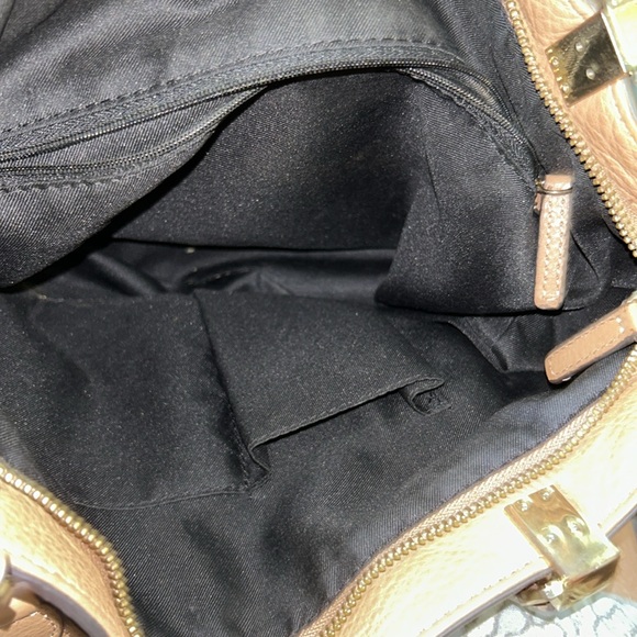 Vince Camuto all leather hand bag with detachable shoulder strap 12 x 14 - Picture 9 of 10